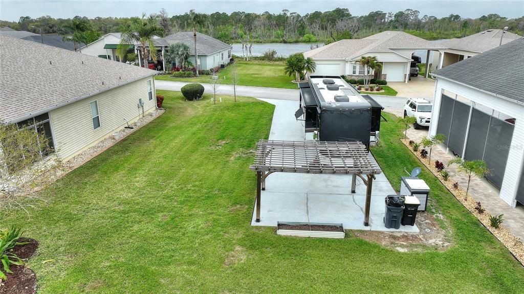 На продажу: $110,000 (0.16 acres)