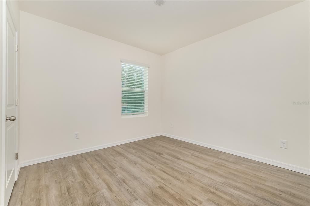 Active With Contract: $3,150 (5 beds, 3 baths, 2616 Square Feet)