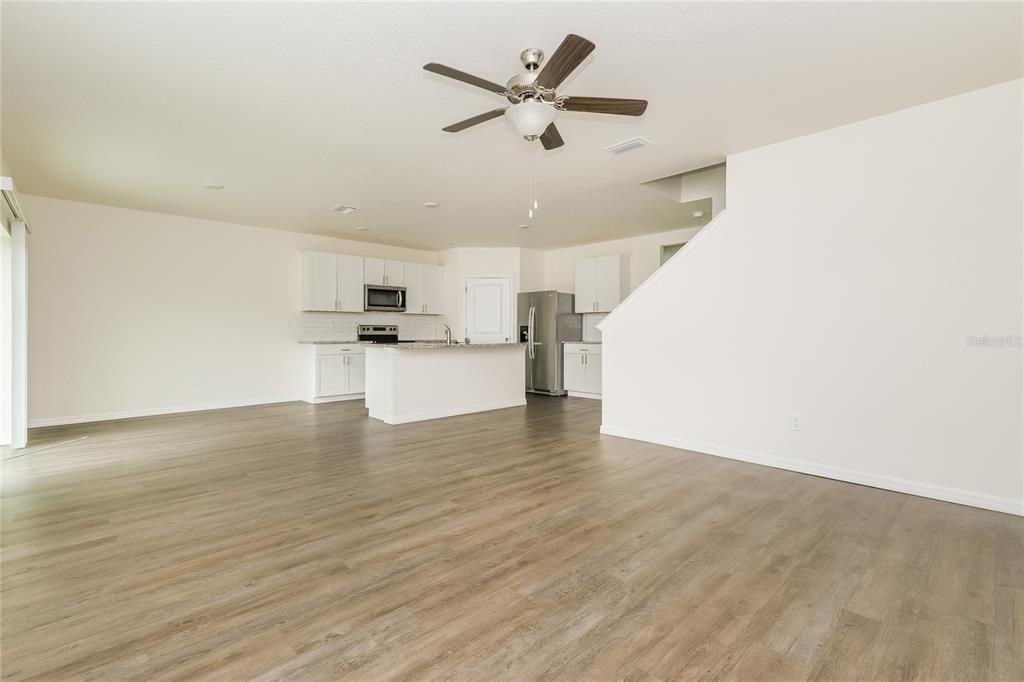 Active With Contract: $3,150 (5 beds, 3 baths, 2616 Square Feet)