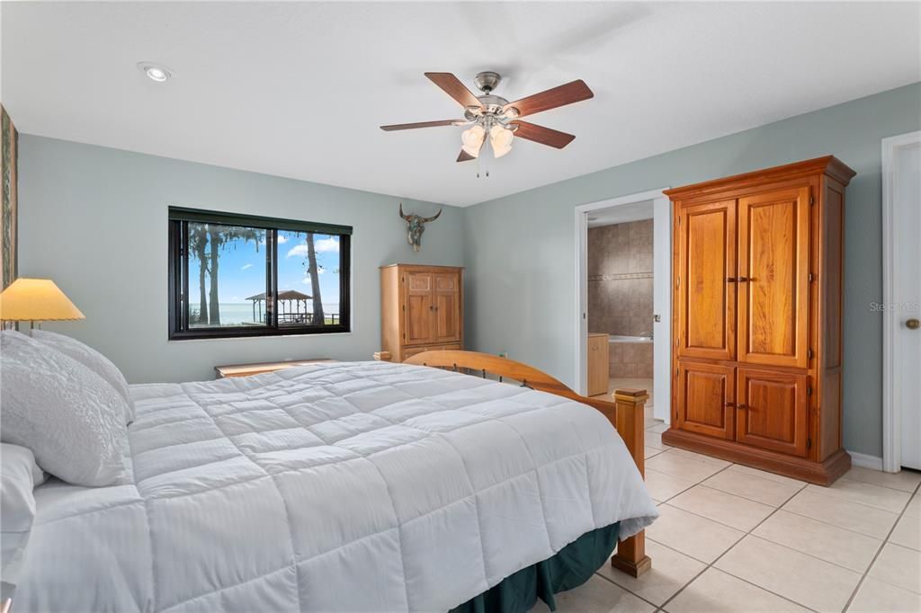 待售: $749,999 (3 贝兹, 2 浴室, 2232 平方英尺)