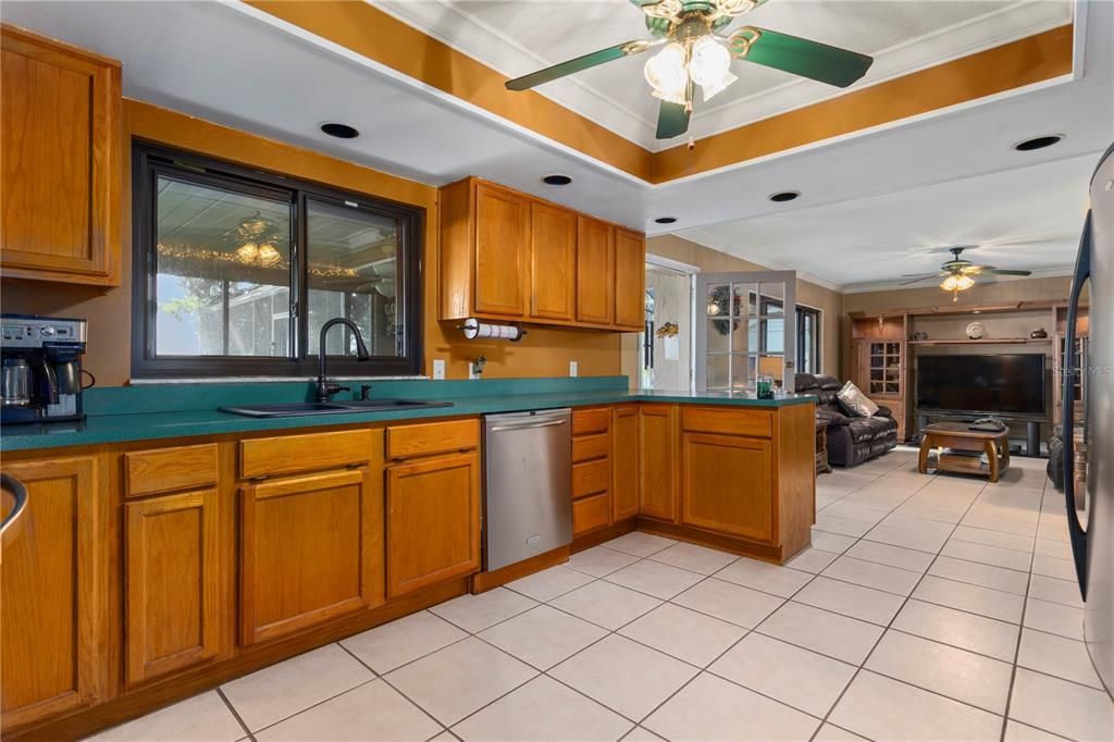 待售: $749,999 (3 贝兹, 2 浴室, 2232 平方英尺)