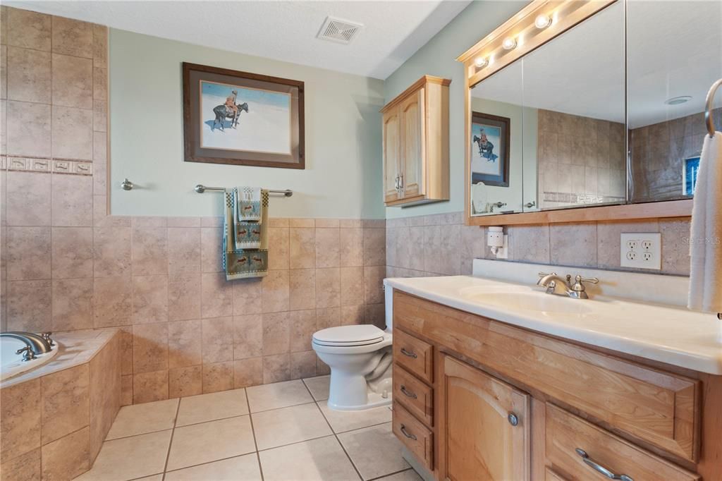 待售: $749,999 (3 贝兹, 2 浴室, 2232 平方英尺)