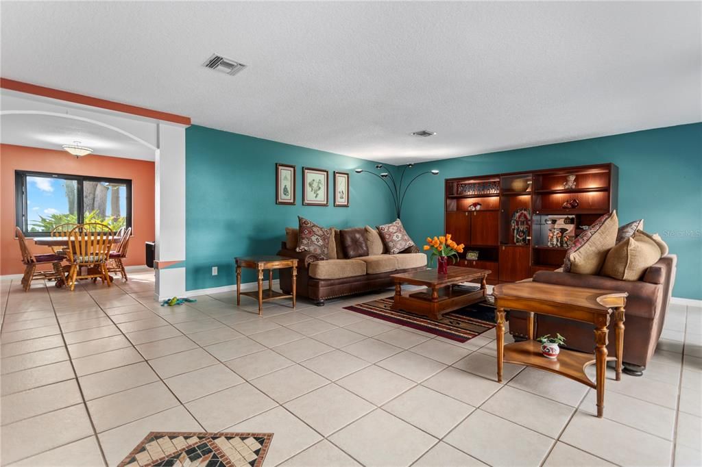 待售: $749,999 (3 贝兹, 2 浴室, 2232 平方英尺)