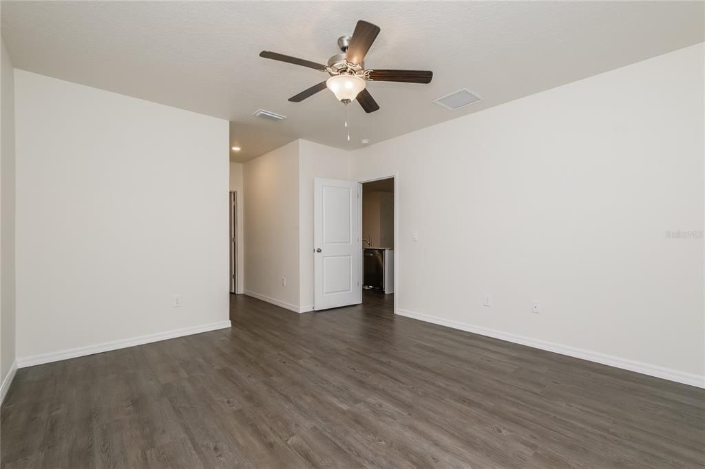 Active With Contract: $2,710 (4 beds, 2 baths, 1827 Square Feet)