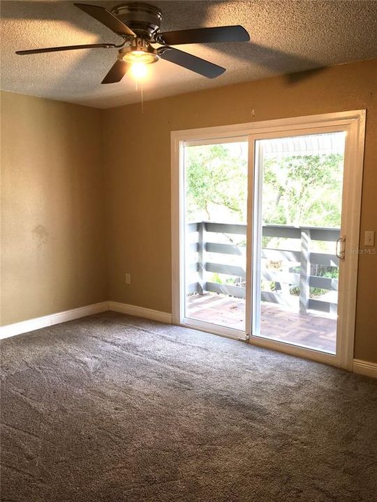 En Venta: $410,000 (5 camas, 3 baños, 2469 Pies cuadrados)