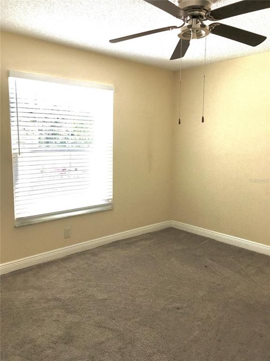 En Venta: $410,000 (5 camas, 3 baños, 2469 Pies cuadrados)