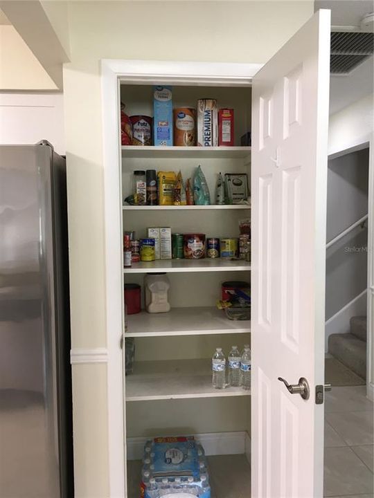 En Venta: $410,000 (5 camas, 3 baños, 2469 Pies cuadrados)