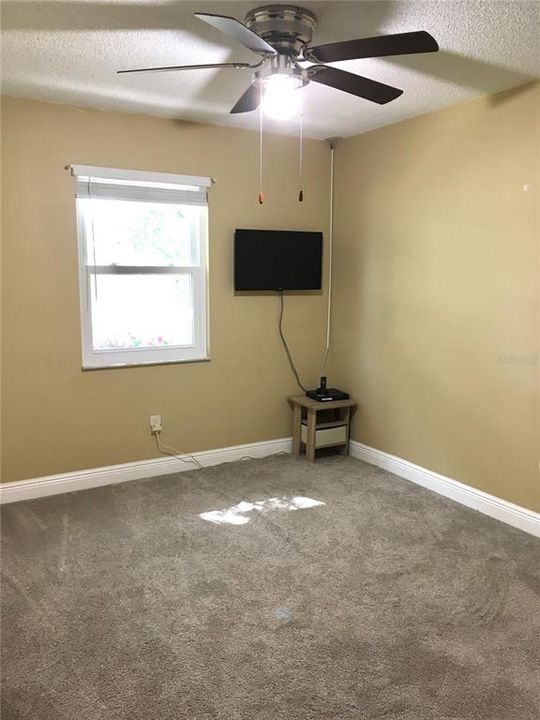 En Venta: $410,000 (5 camas, 3 baños, 2469 Pies cuadrados)