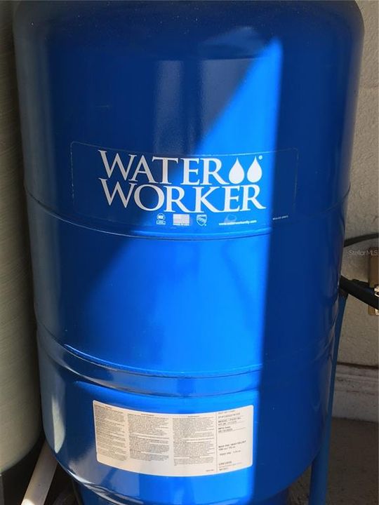 En Venta: $410,000 (5 camas, 3 baños, 2469 Pies cuadrados)