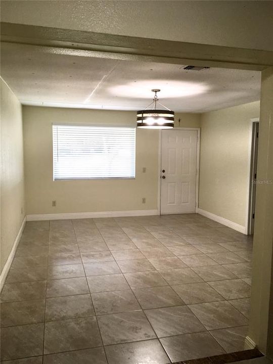 En Venta: $410,000 (5 camas, 3 baños, 2469 Pies cuadrados)