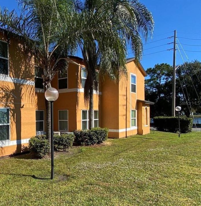 Recently Rented: $1,550 (1 beds, 1 baths, 735 Square Feet)