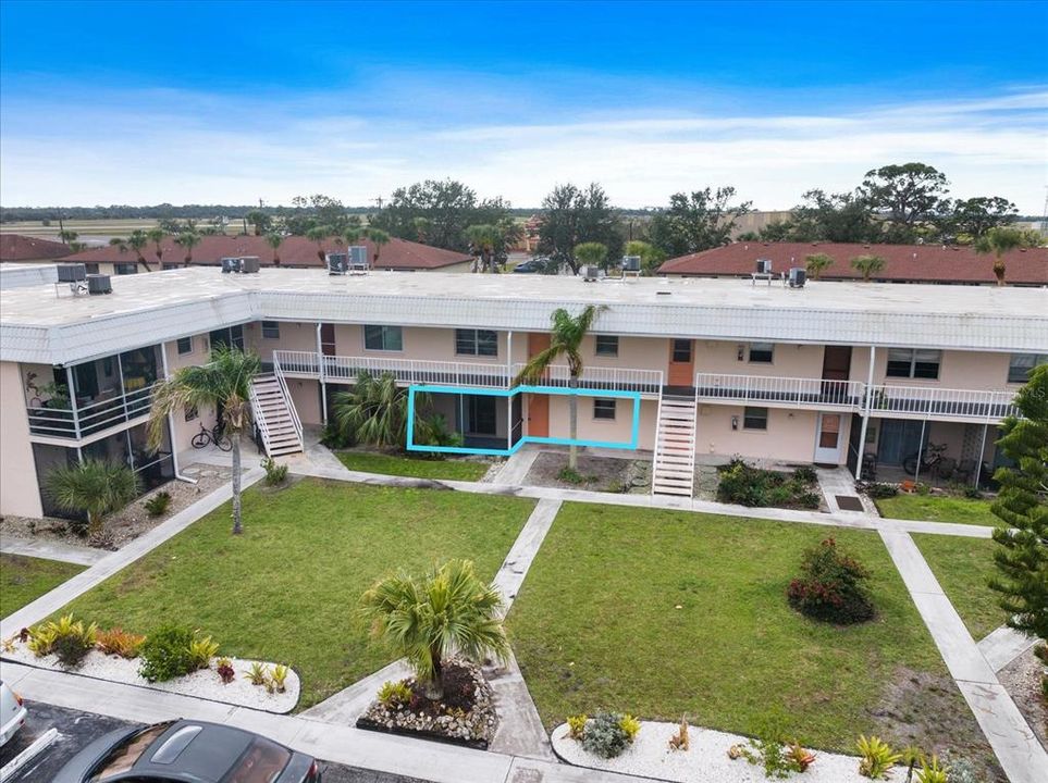 Active With Contract: $125,000 (2 beds, 2 baths, 811 Square Feet)