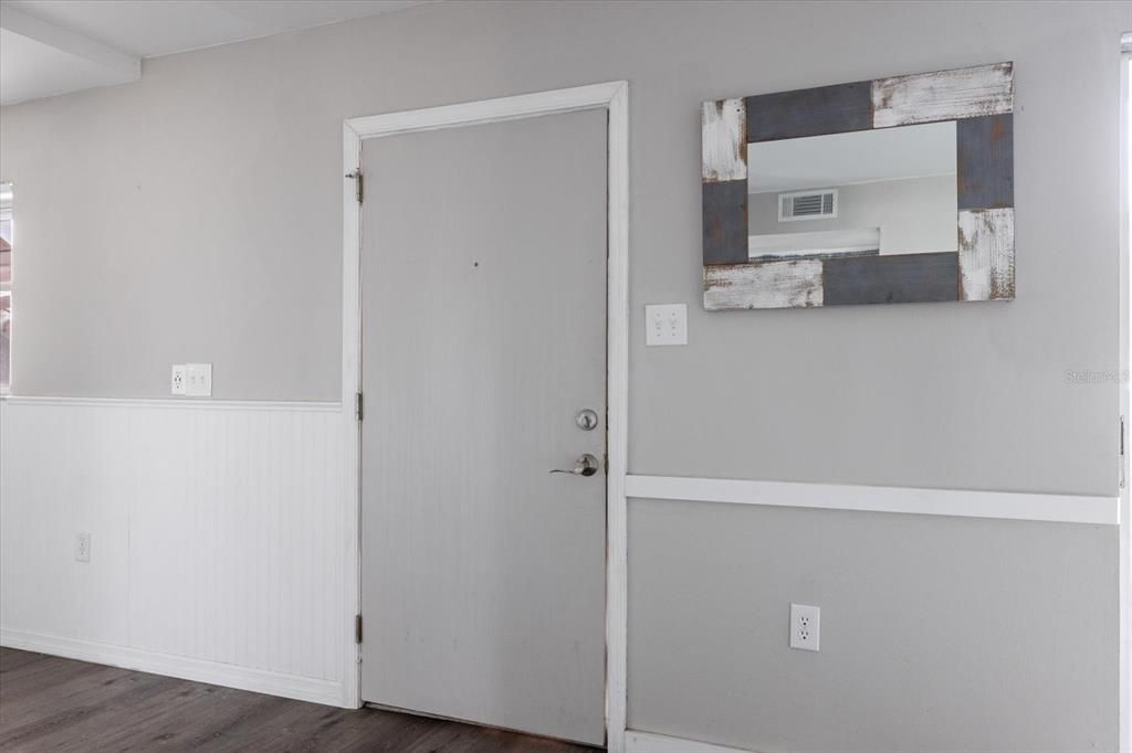 Active With Contract: $125,000 (2 beds, 2 baths, 811 Square Feet)