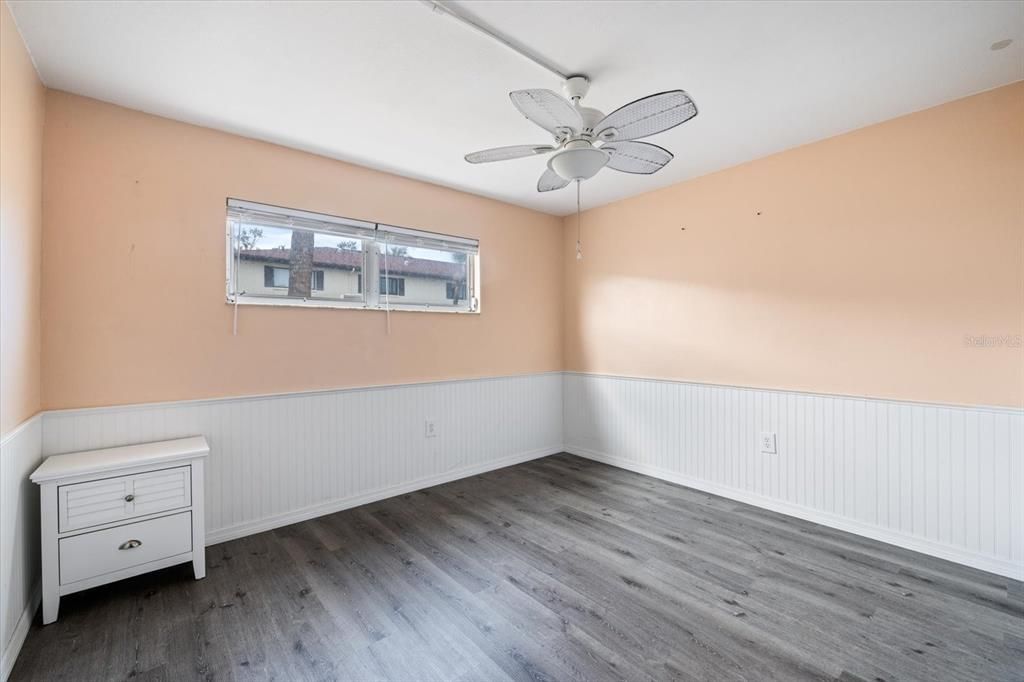 Active With Contract: $125,000 (2 beds, 2 baths, 811 Square Feet)
