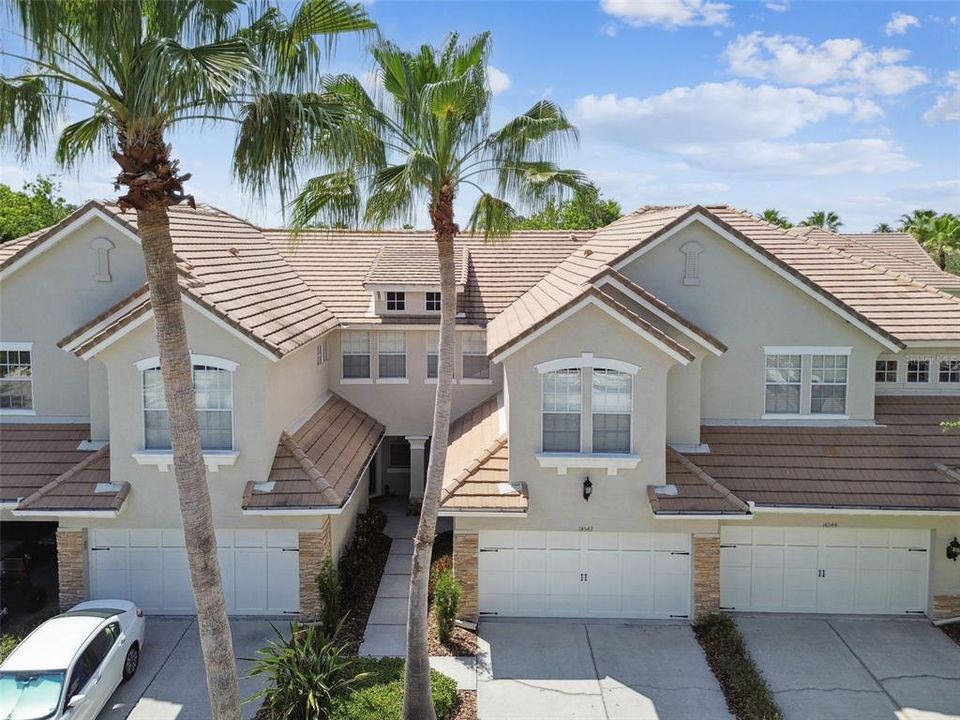 Под контрактом: $439,500 (3 спален, 2 ванн, 1792 Квадратных фут)