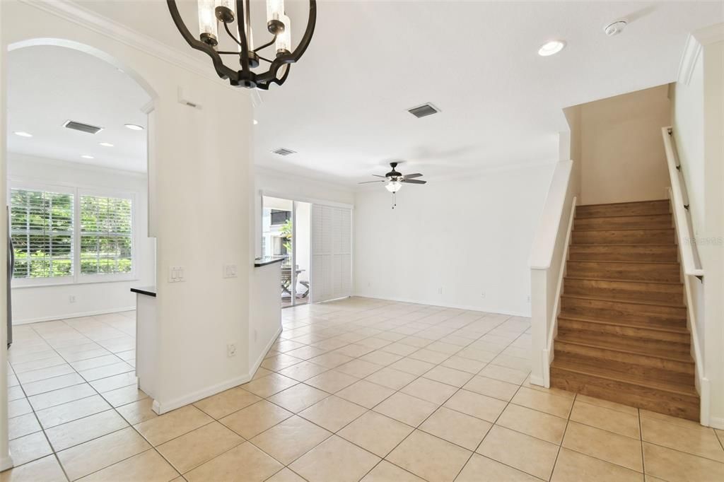 Под контрактом: $439,500 (3 спален, 2 ванн, 1792 Квадратных фут)