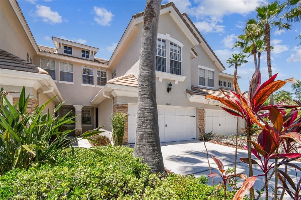 Под контрактом: $439,500 (3 спален, 2 ванн, 1792 Квадратных фут)