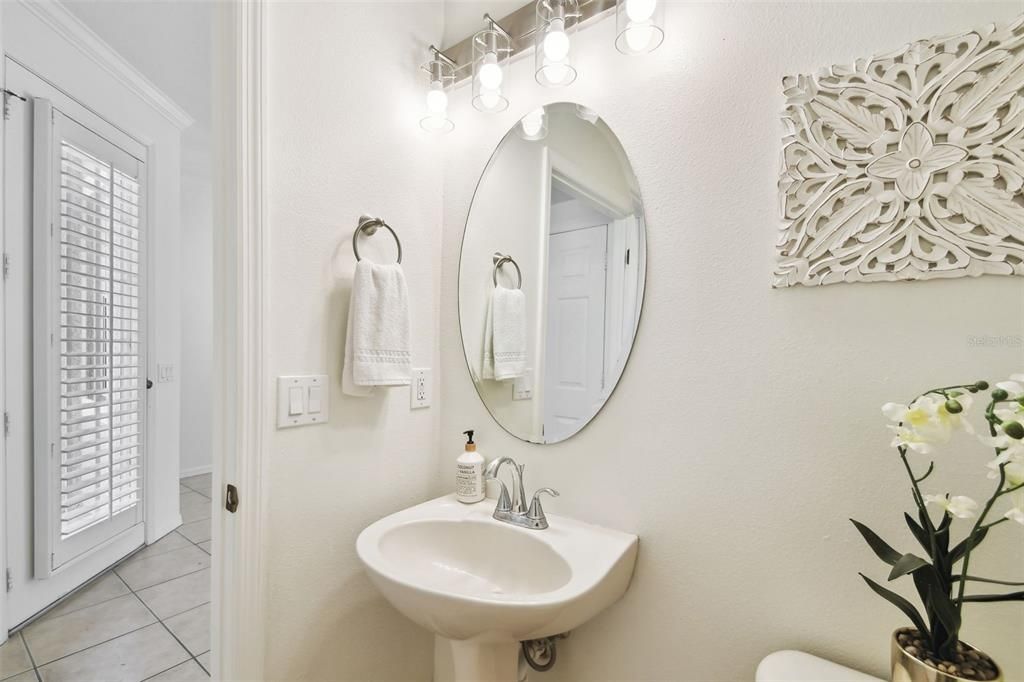 Под контрактом: $439,500 (3 спален, 2 ванн, 1792 Квадратных фут)