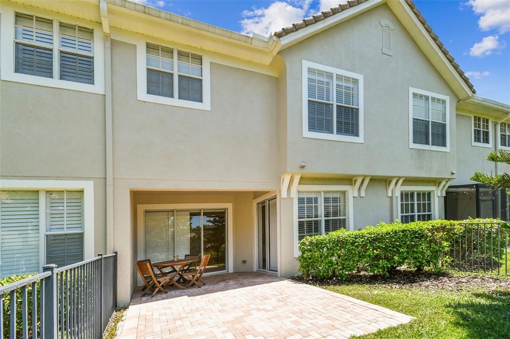 Под контрактом: $439,500 (3 спален, 2 ванн, 1792 Квадратных фут)