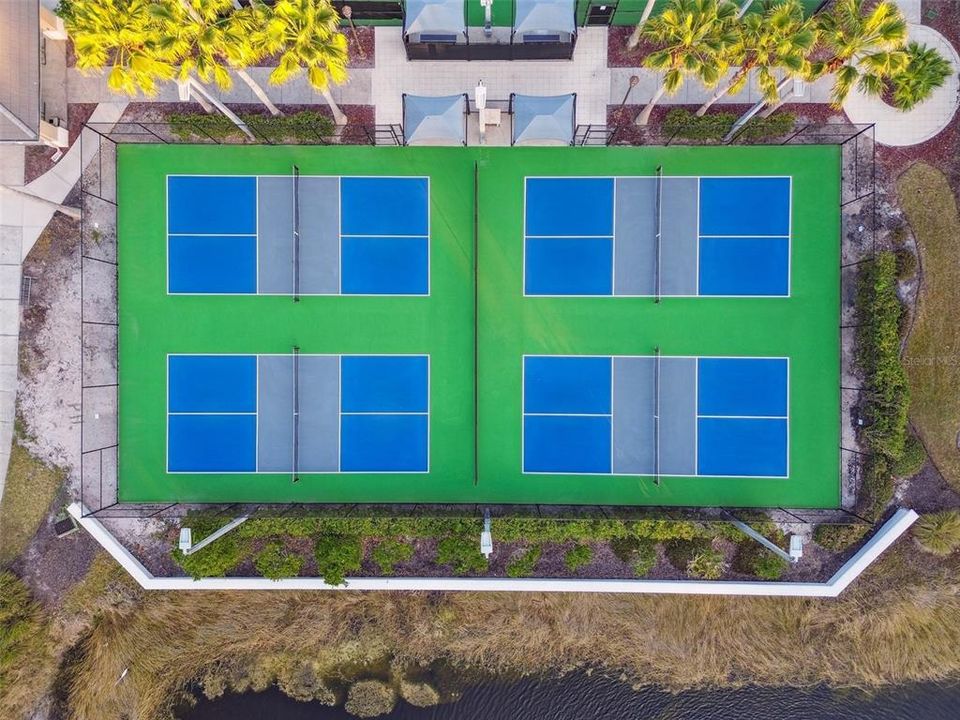 Под контрактом: $439,500 (3 спален, 2 ванн, 1792 Квадратных фут)