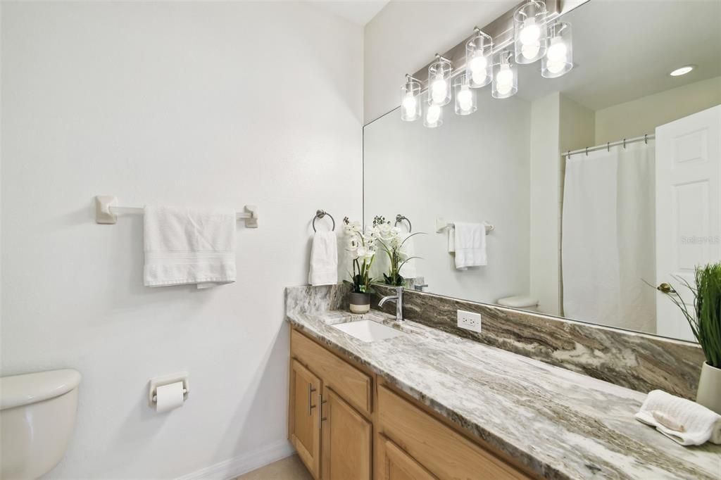 Под контрактом: $439,500 (3 спален, 2 ванн, 1792 Квадратных фут)