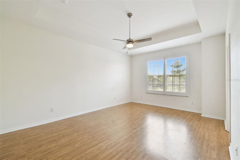 Под контрактом: $439,500 (3 спален, 2 ванн, 1792 Квадратных фут)