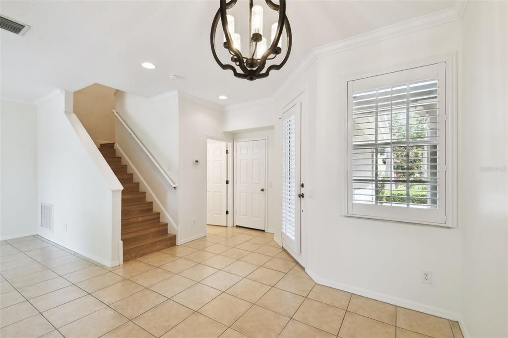 Под контрактом: $439,500 (3 спален, 2 ванн, 1792 Квадратных фут)