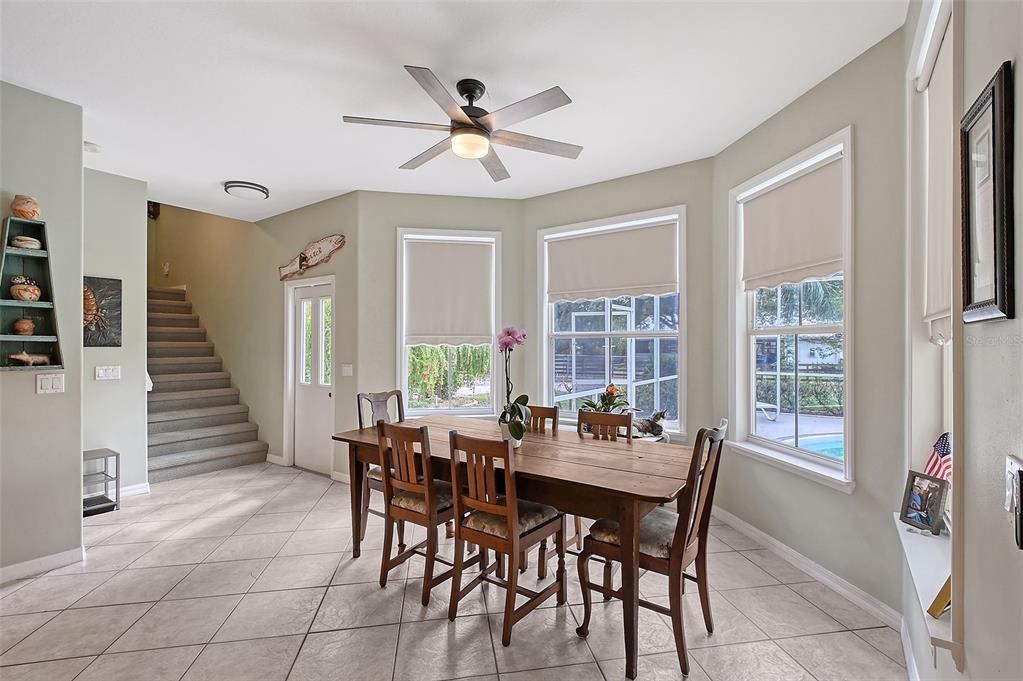 Под контрактом: $1,095,000 (4 спален, 3 ванн, 2789 Квадратных фут)