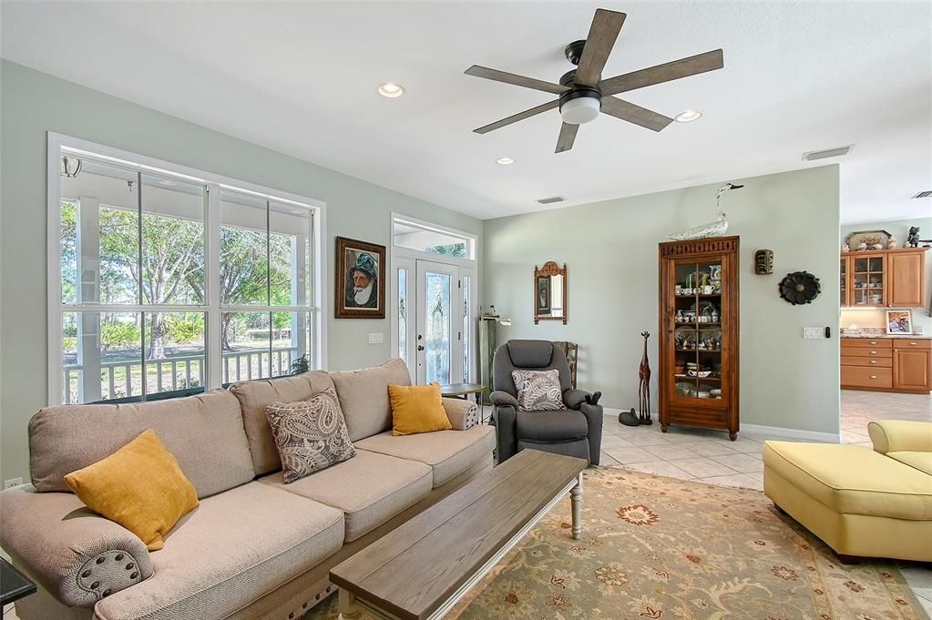 Под контрактом: $1,095,000 (4 спален, 3 ванн, 2789 Квадратных фут)