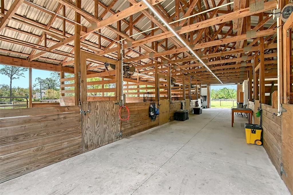 Под контрактом: $1,095,000 (4 спален, 3 ванн, 2789 Квадратных фут)