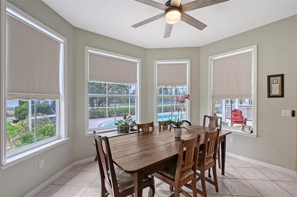 Под контрактом: $1,095,000 (4 спален, 3 ванн, 2789 Квадратных фут)