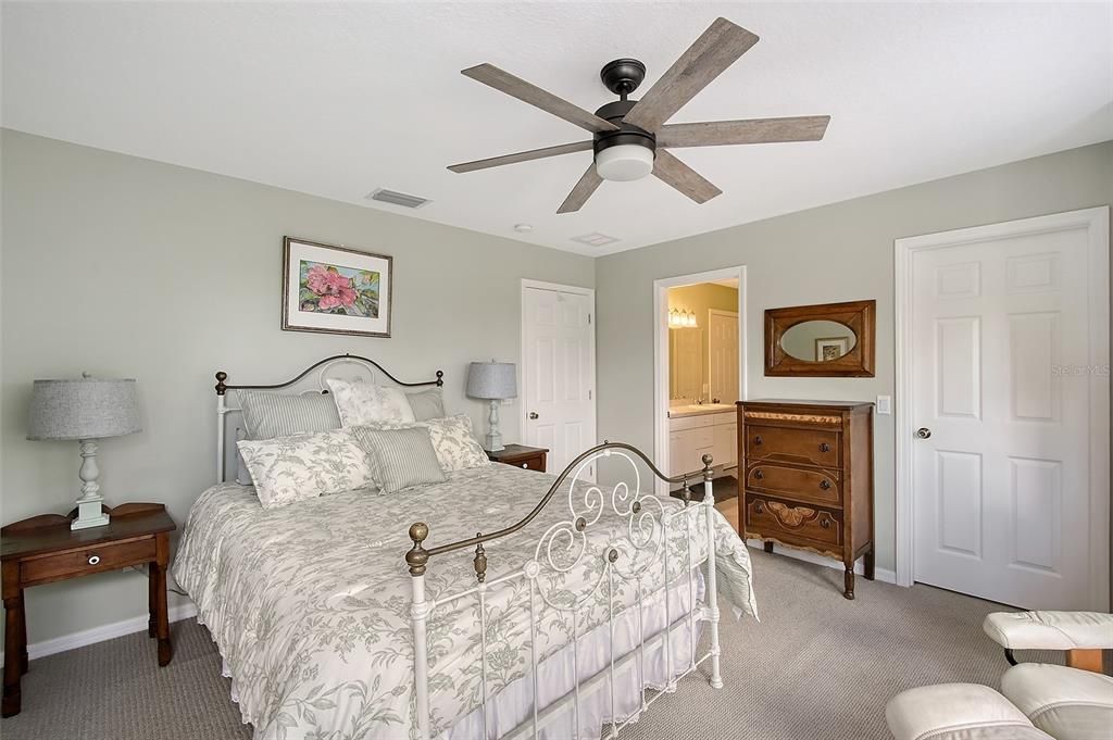 Под контрактом: $1,095,000 (4 спален, 3 ванн, 2789 Квадратных фут)