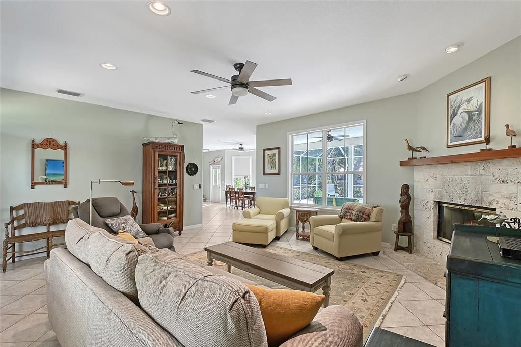 Под контрактом: $1,095,000 (4 спален, 3 ванн, 2789 Квадратных фут)