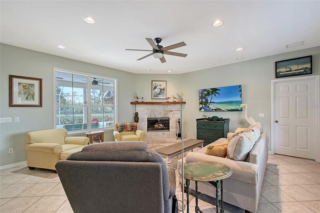 Под контрактом: $1,095,000 (4 спален, 3 ванн, 2789 Квадратных фут)