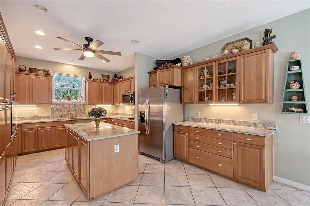 Под контрактом: $1,095,000 (4 спален, 3 ванн, 2789 Квадратных фут)