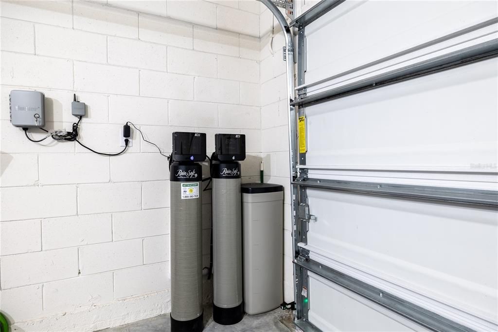 Active With Contract: $398,000 (4 beds, 2 baths, 1855 Square Feet)