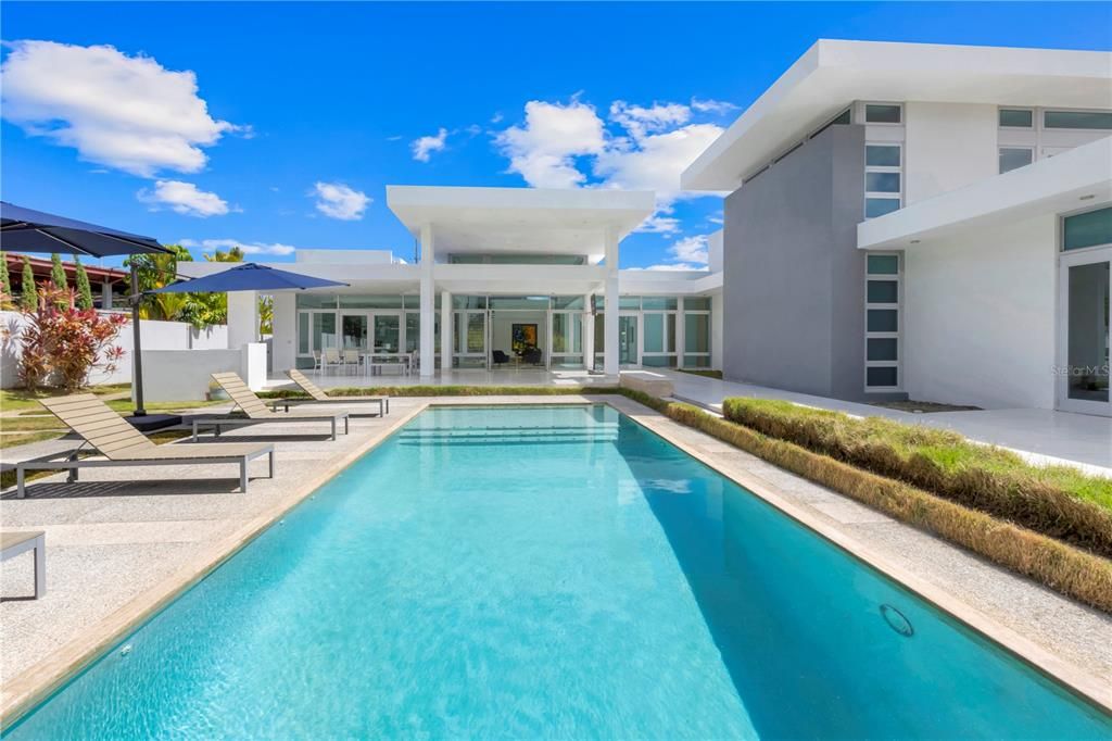 Vendido Recientemente: $5,900,000 (5 camas, 4 baños, 7494 Pies cuadrados)