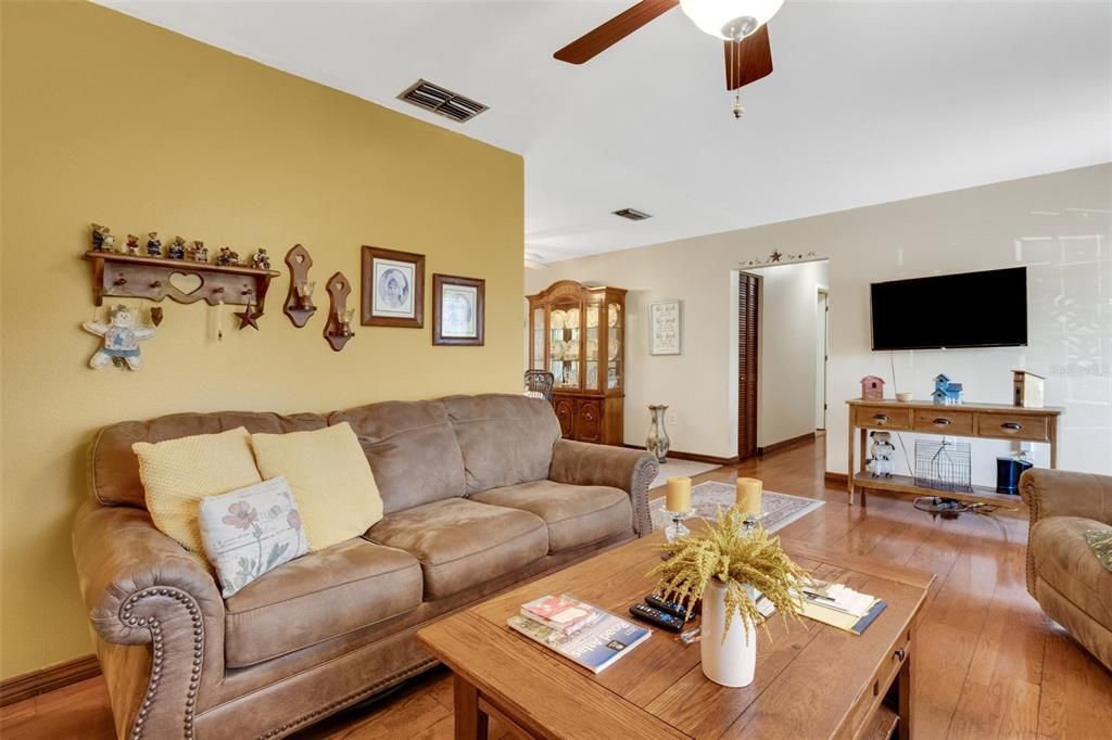 Active With Contract: $395,000 (4 beds, 2 baths, 1431 Square Feet)