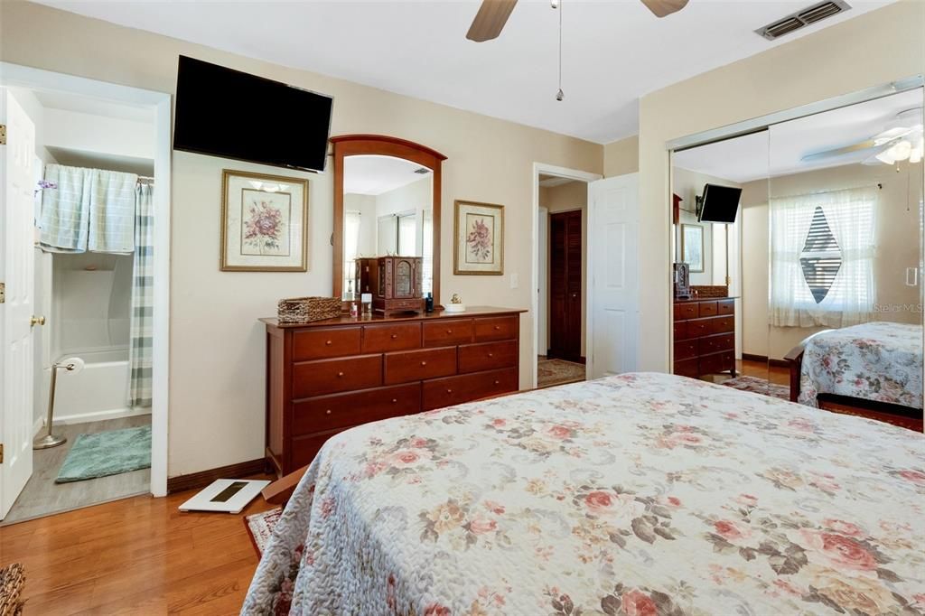 Active With Contract: $395,000 (4 beds, 2 baths, 1431 Square Feet)