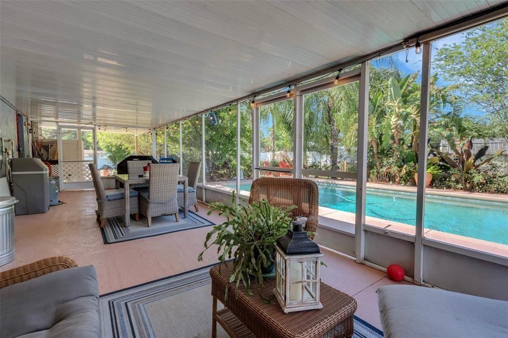 Active With Contract: $395,000 (4 beds, 2 baths, 1431 Square Feet)