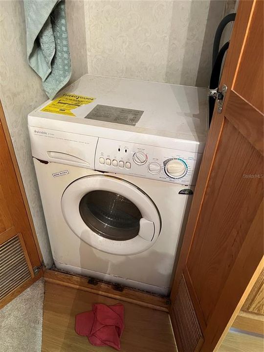 For Sale: $59,000 (1 beds, 1 baths, 600 Square Feet)