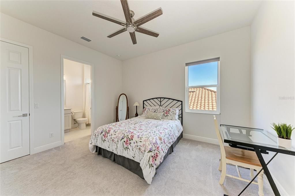 En Venta: $1,585,000 (5 camas, 4 baños, 3851 Pies cuadrados)