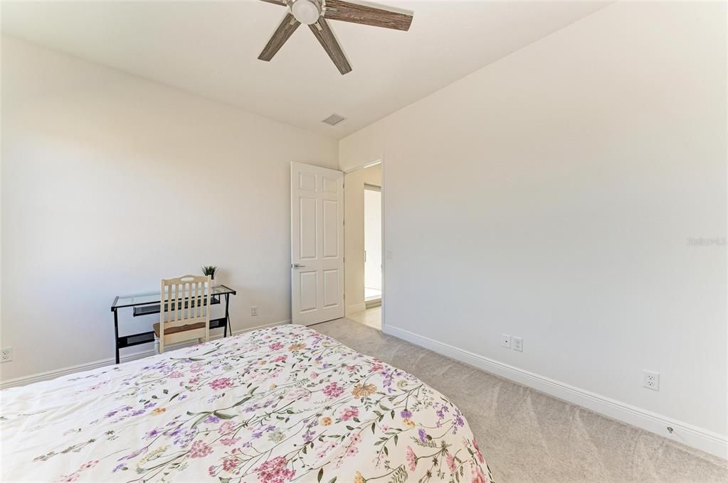 En Venta: $1,585,000 (5 camas, 4 baños, 3851 Pies cuadrados)