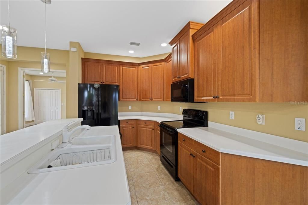 For Sale: $340,000 (3 beds, 2 baths, 1479 Square Feet)