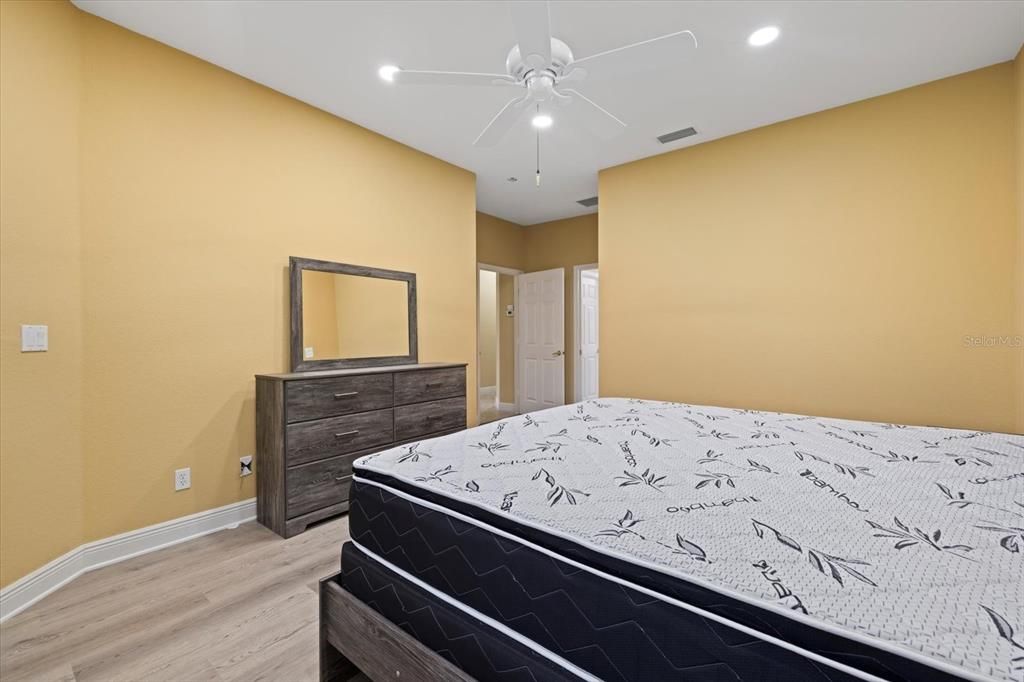 For Sale: $340,000 (3 beds, 2 baths, 1479 Square Feet)