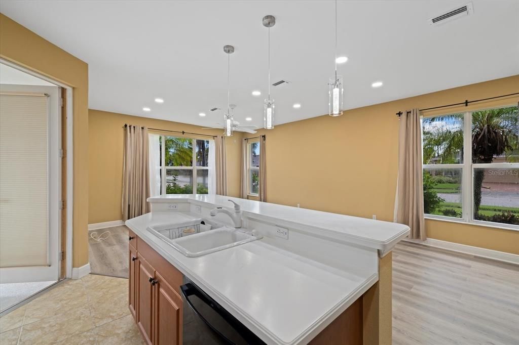 For Sale: $340,000 (3 beds, 2 baths, 1479 Square Feet)