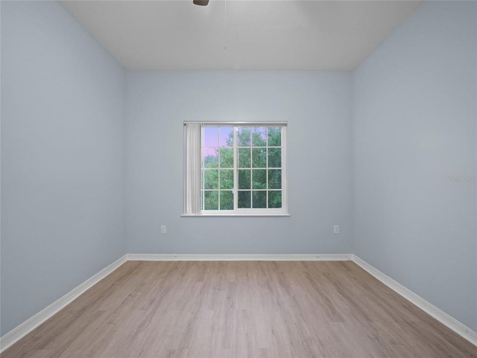 For Sale: $215,000 (2 beds, 1 baths, 1004 Square Feet)