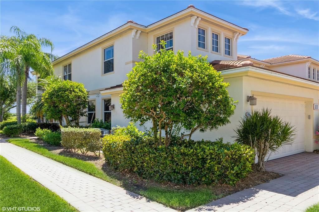 待售: $255,000 (2 贝兹, 2 浴室, 1421 平方英尺)