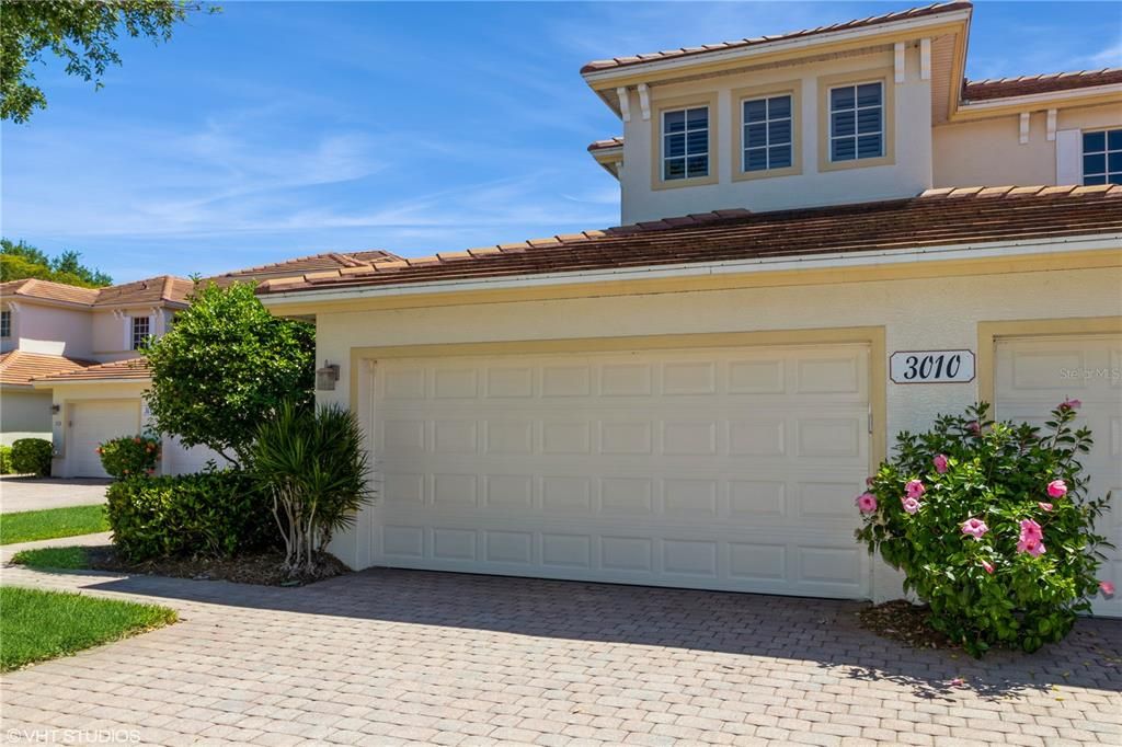 待售: $255,000 (2 贝兹, 2 浴室, 1421 平方英尺)