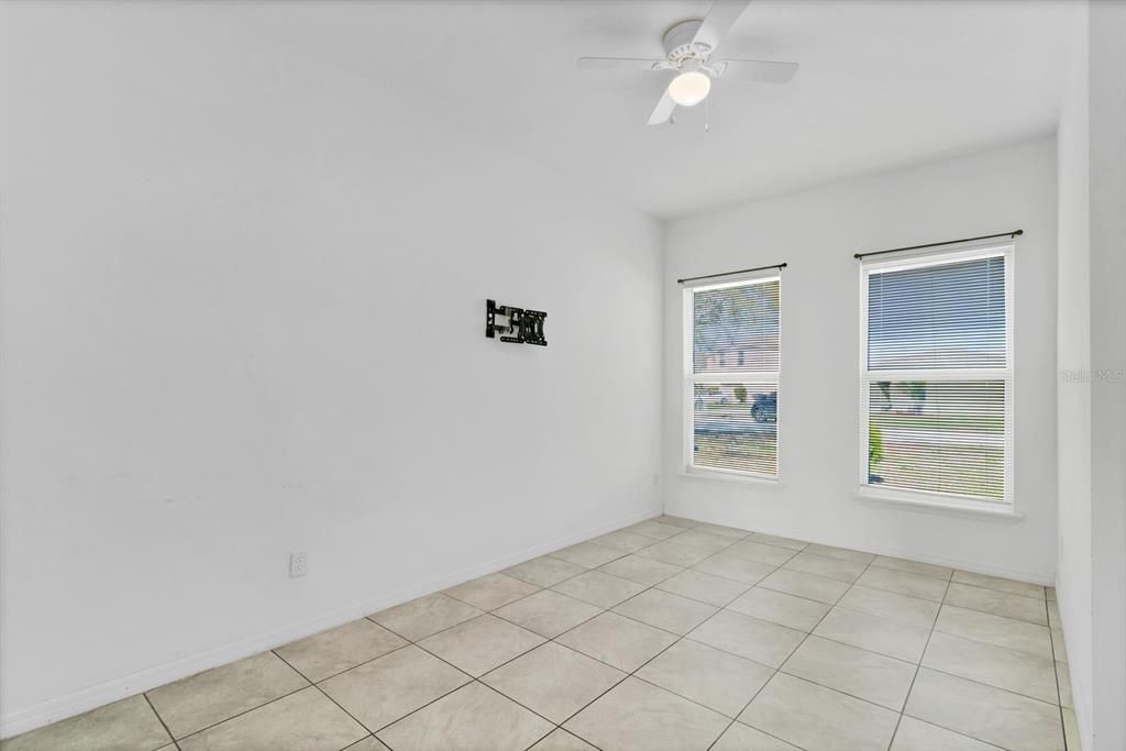 Active With Contract: $250,000 (3 beds, 2 baths, 1235 Square Feet)